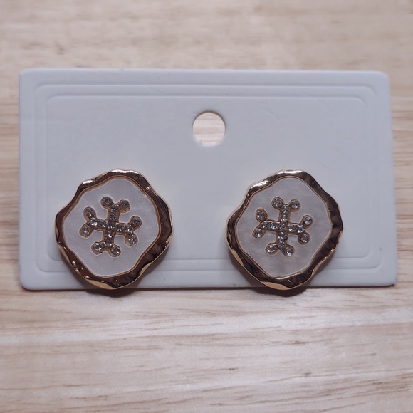 Jewelry - New! Fashion Stud Earrings